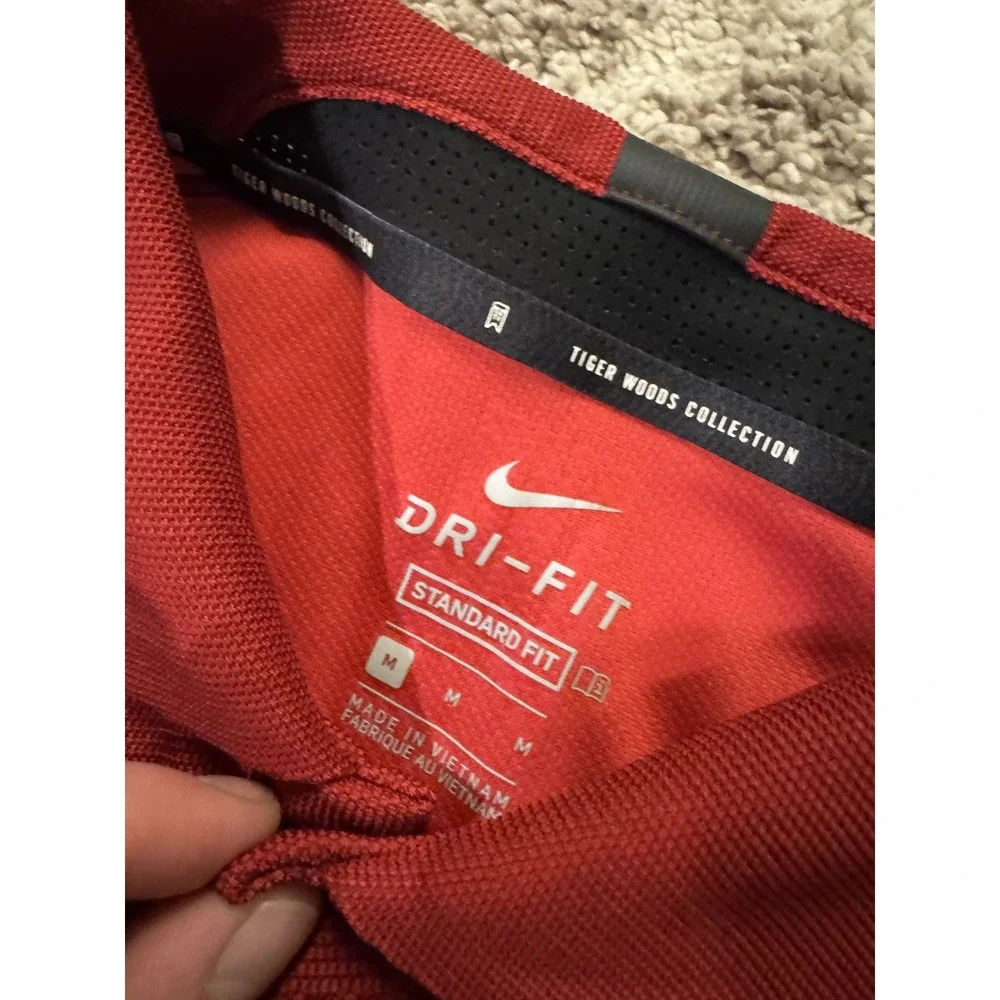 Men's Size Medium Nike Tiger Woods Golf Polo Red Snap Used Clean RARE Y2K‎